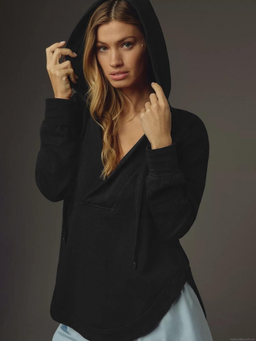 Women's Oversized V-Neck Hooded Sweatshirt Cotton Blend Contrast Color Drop Shoulder Long Sleeve Hoodie Casual Streetwear Pullover for Autumn Winter Women's Oversized V-Neck Hooded Sweatshirt Cotton Blend Contrast Color Drop Shoulder Long Sleeve Hoodie Casual Streetwear Pullover for Autumn Winter
