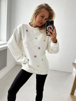 Women's Cotton Sweatshirt 3D Handmade Crochet Flower Decoration Loose Fit Round Neck Long Sleeve Pullover Top Casual Streetwear Women's Cotton Sweatshirt 3D Handmade Crochet Flower Decoration Loose Fit Round Neck Long Sleeve Pullover Top Casual Streetwear
