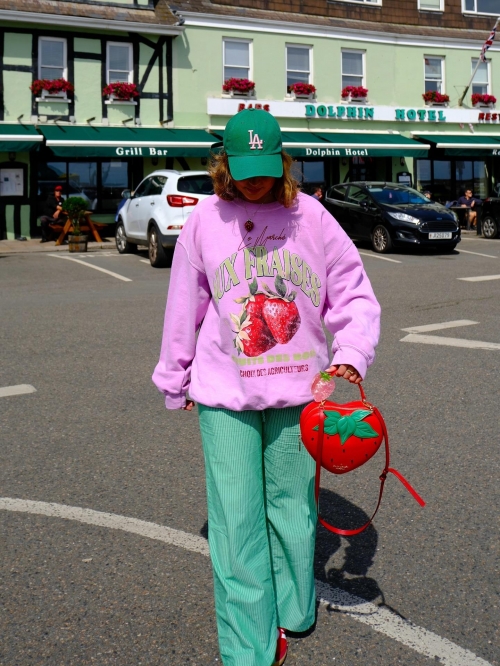 Women's Loose Cotton Blend Sweatshirt Strawberry Print French Letter Crew Neck Long Sleeve Pullover Tops Casual Streetwear Fall Fashion Women's Loose Cotton Blend Sweatshirt Strawberry Print French Letter Crew Neck Long Sleeve Pullover Tops Casual Streetwear Fall Fashion