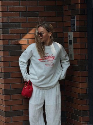 Women's 100% Cotton Gray Round Neck Sweatshirt Vandelay Industries Letter Print Loose Fit Long Sleeve Casual Streetwear Pullover Top Women's 100% Cotton Gray Round Neck Sweatshirt Vandelay Industries Letter Print Loose Fit Long Sleeve Casual Streetwear Pullover Top
