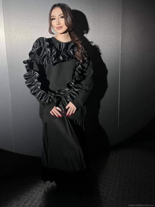 Women's Long Sleeve Round Neck Sweatshirt With Heavy 3D Ruffle Splicing Satin Pleated Detail Loose Pullover Top Casual Chic Daily Streetwear Spring Autumn Fashion Women's Long Sleeve Round Neck Sweatshirt With Heavy 3D Ruffle Splicing Satin Pleated Detail Loose Pullover Top Casual Chic Daily Streetwear Spring Autumn Fashion