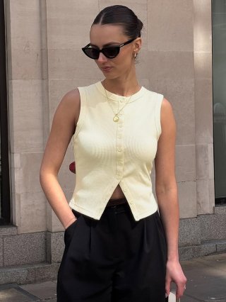 Women's Fashion Rib-Knit Button-Down Tank Top Sleeveless Slim Fit Polyester Spandex Blend Casual Street Style Vest Crop Top for Women