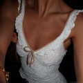 Women Sexy Lace Camisole Tank Top Slim Fit V-Neck Bow Knot Contrast Binding Ruffle Straps Sleeveless Crop Top French Vintage Sweet Y2K Style Summer Clubwear