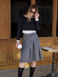 Women's Long Sleeve Crop Top Polyester Elastane Fake Two-Piece Contrast Trim Crew Neck Slim Fit Casual Streetwear Tee Shirt Autumn Winter Fashion Top