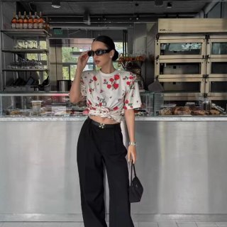 Women's Red Rose Floral Print Crop T-Shirt With 3D Flower Knot Padded Shoulder Round Neck Short Sleeve Slim Fit Streetwear Casual Tee Top