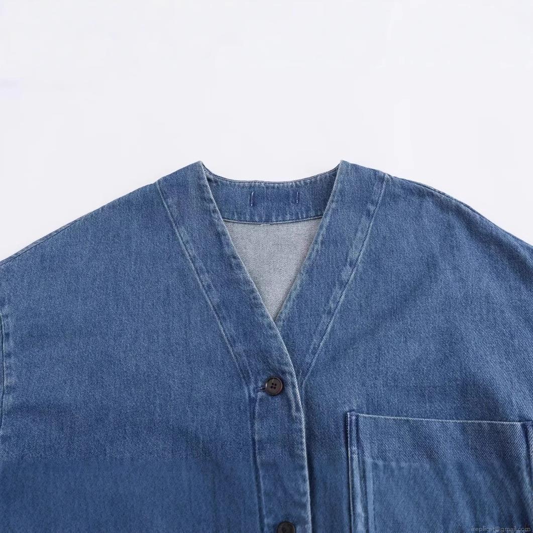 Women's Casual Oversized Blue Denim Shirt Long Sleeve Drop Shoulder Single Breasted Blouse With Pocket Side Split Cotton Denim Jacket Top