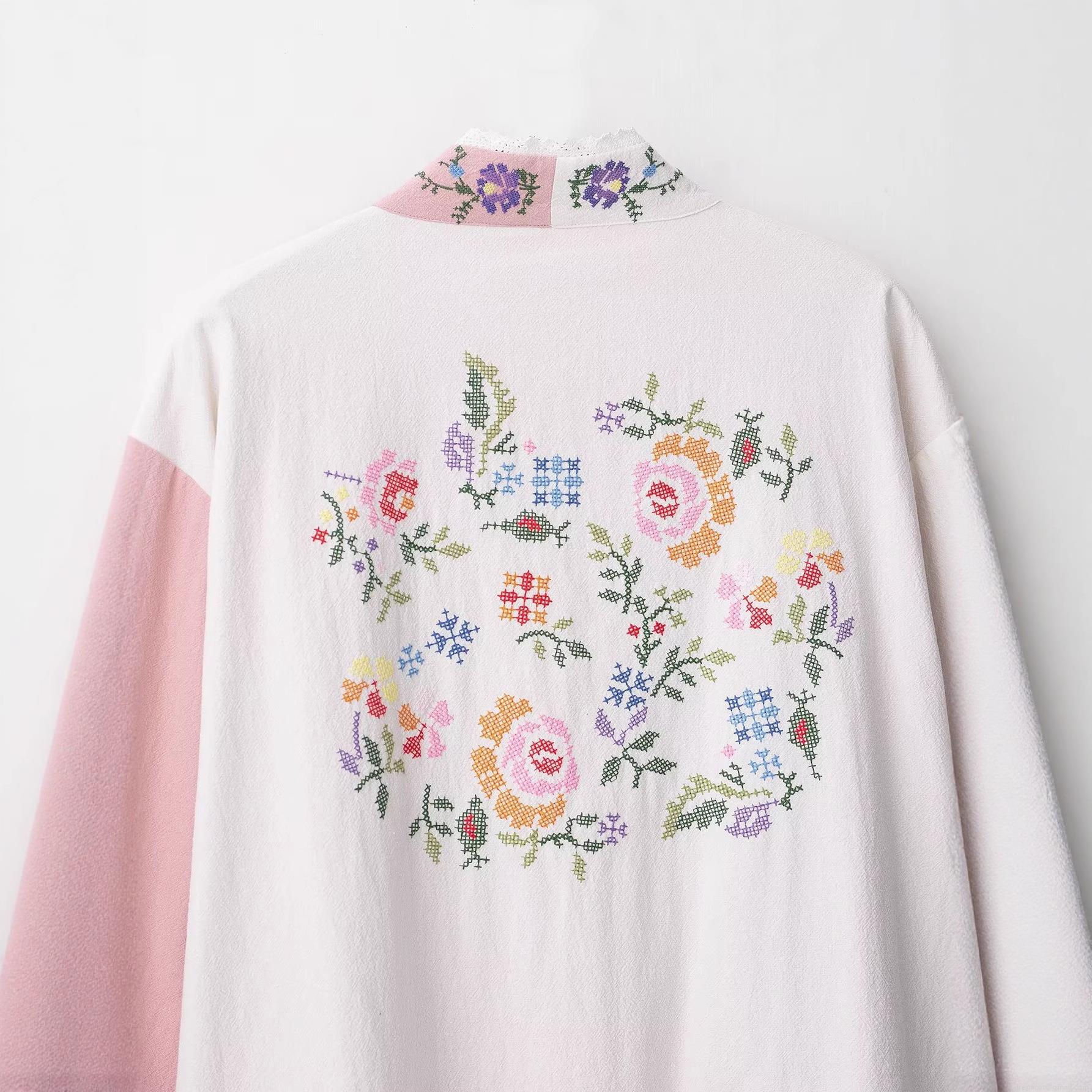 Women Vintage Floral Embroidered Blouse Long Sleeve Lace Trim Color Block Cardigan Shirt Ethnic Boho Style Ladies Spring Polyester Tops