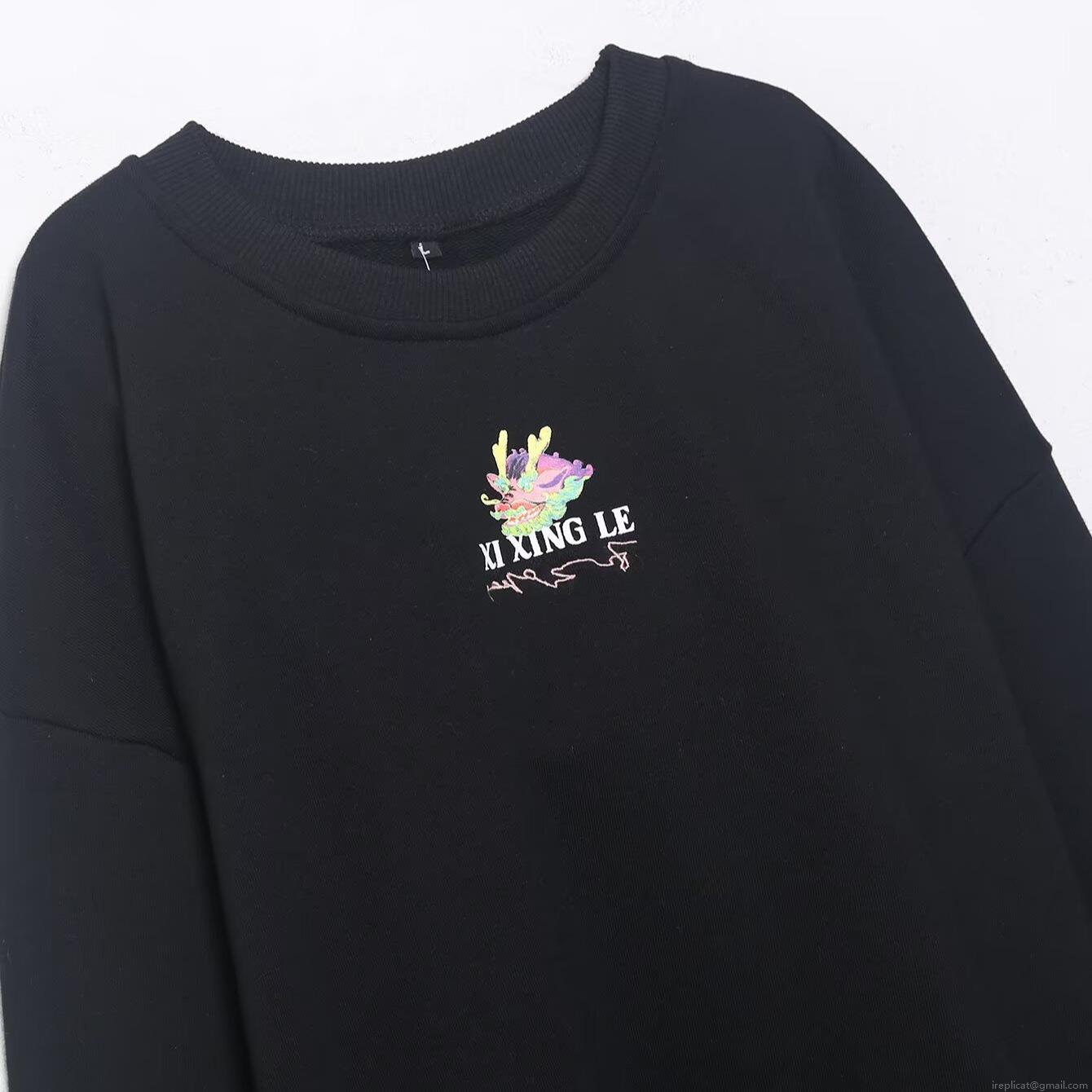Women's Loose Fit Cotton Blend Sweatshirt Dragon Graphic Print Long Sleeve Crewneck Pullover Streetwear Casual Winter Top XI XING LE Design