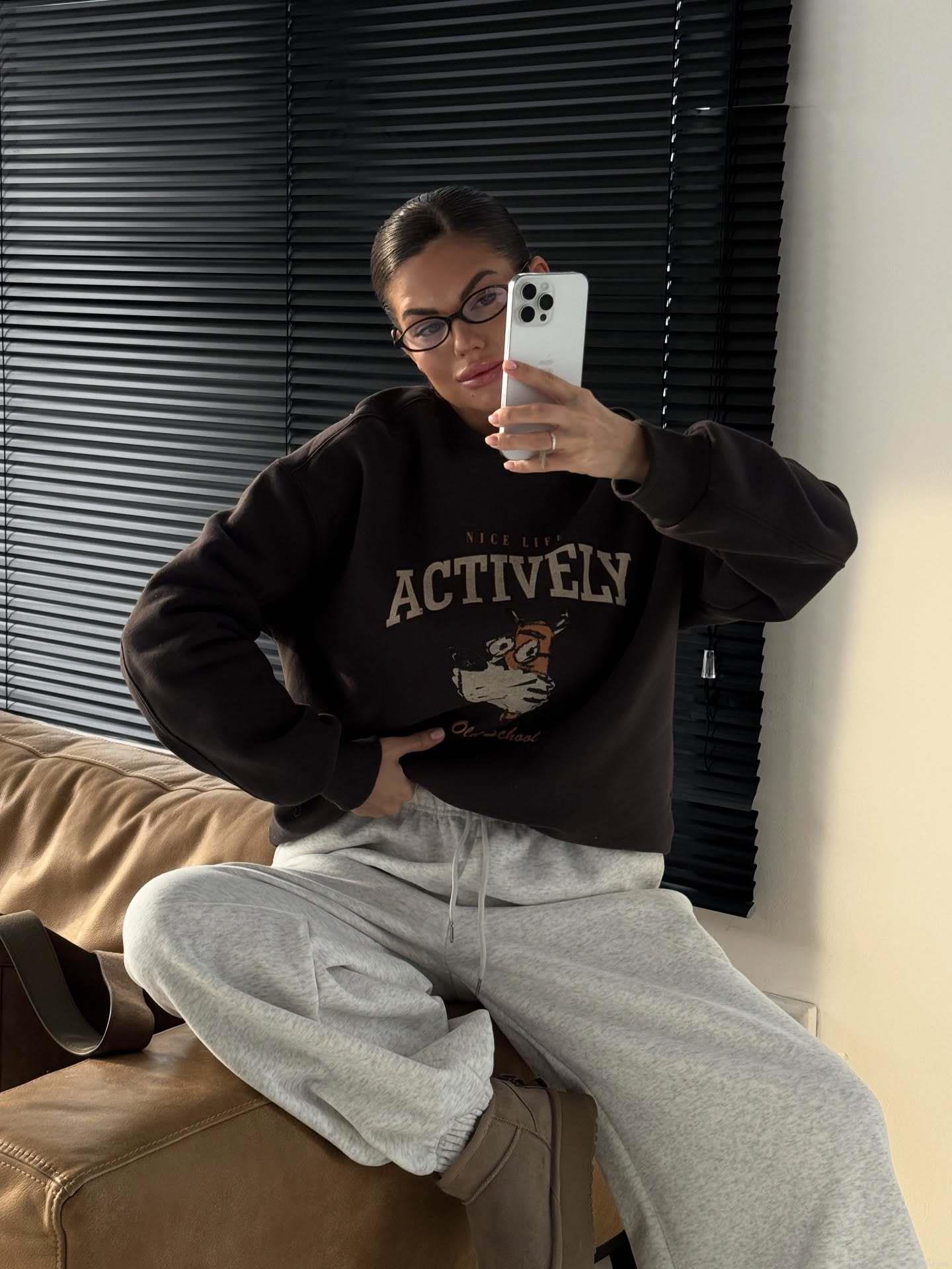 Women's Oversized Sweatshirt Cotton Blend Letter Print Retro Cartoon Round Neck Long Sleeve Pullover Contrast Color Casual Streetwear Fashionable Loose Top