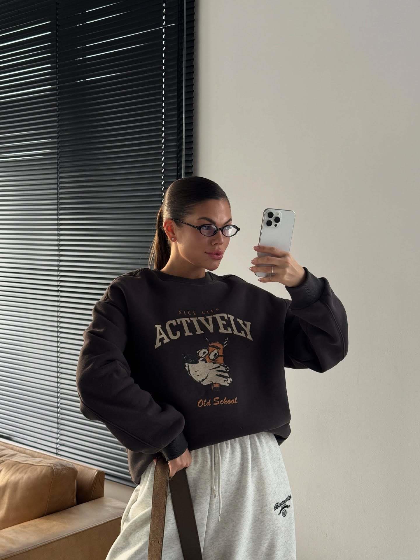 Women's Oversized Sweatshirt Cotton Blend Letter Print Retro Cartoon Round Neck Long Sleeve Pullover Contrast Color Casual Streetwear Fashionable Loose Top