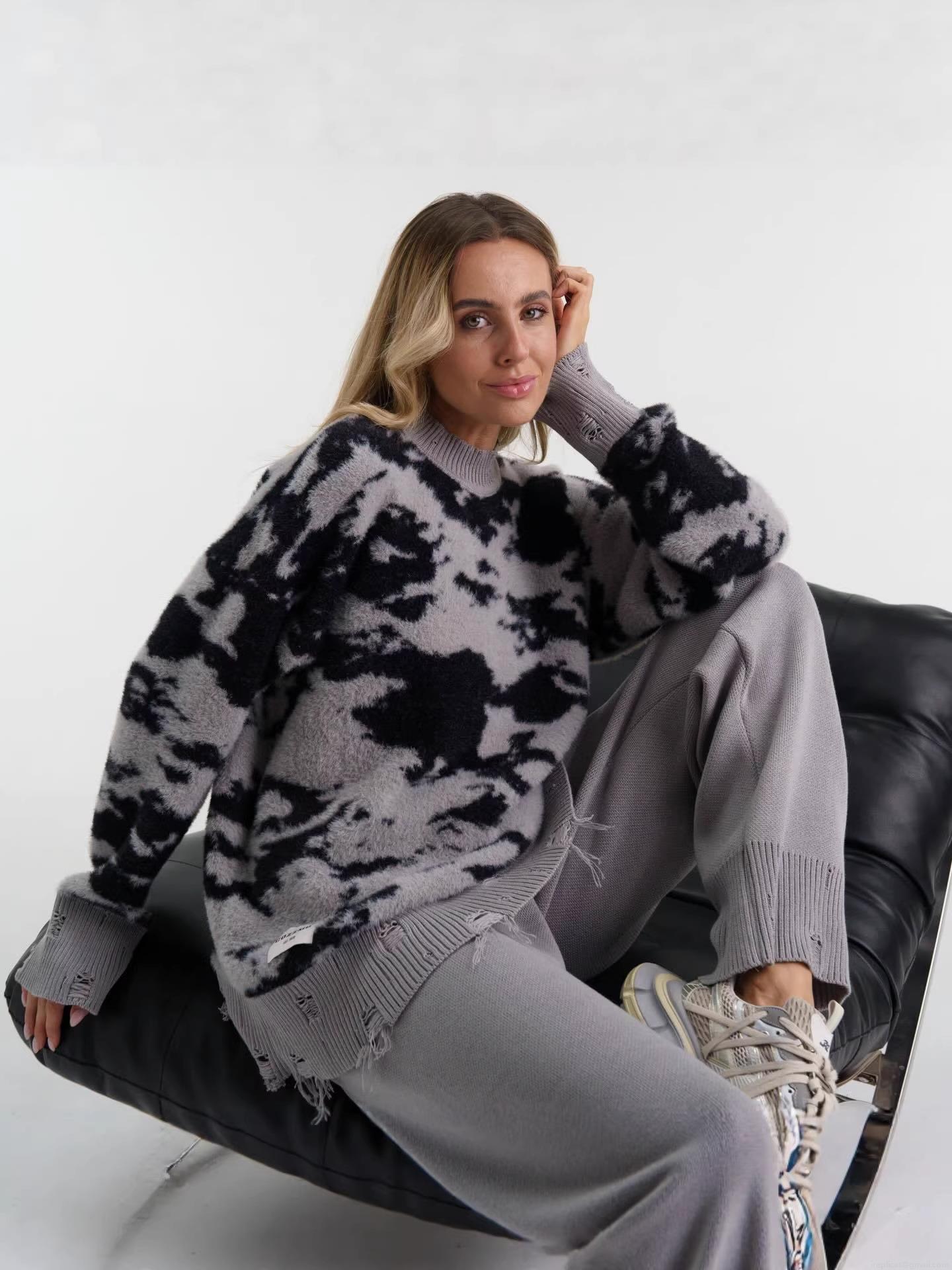 Women's Oversized Distressed Knit Sweater Spliced Contrast Color Round Neck Cloud Pattern Pullover Long Sleeve Streetwear Jumper Top