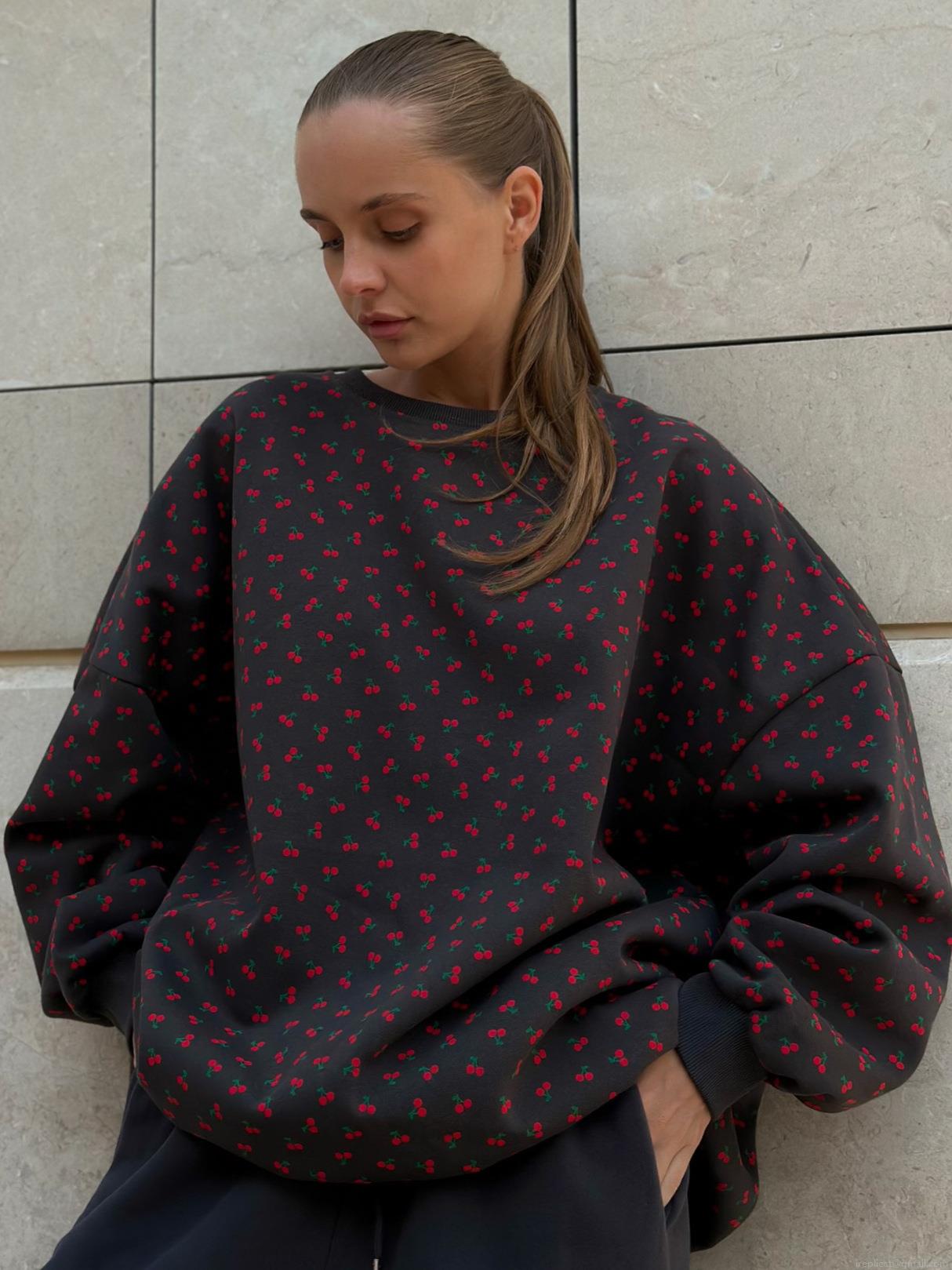 Women's Cherry Print Sweatshirt Cotton Blend Loose Fit Crew Neck Long Sleeve Pullover Casual Streetwear Autumn Winter Fashion Tops