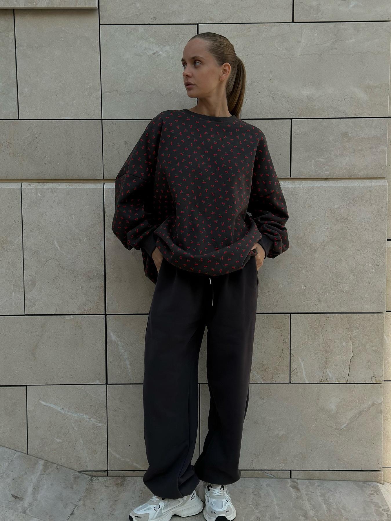 Women's Cherry Print Sweatshirt Cotton Blend Loose Fit Crew Neck Long Sleeve Pullover Casual Streetwear Autumn Winter Fashion Tops