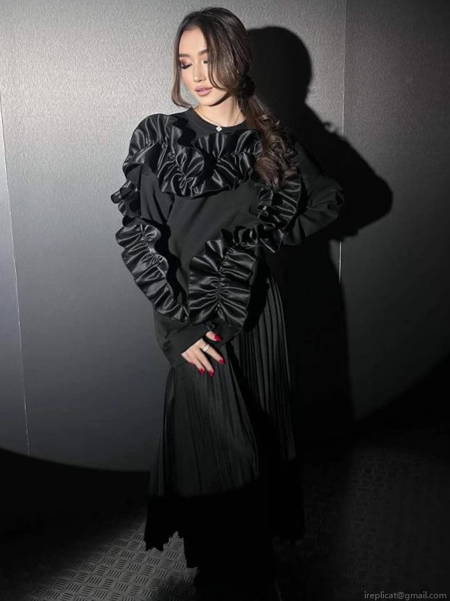 Women's Long Sleeve Round Neck Sweatshirt With Heavy 3D Ruffle Splicing Satin Pleated Detail Loose Pullover Top Casual Chic Daily Streetwear Spring Autumn Fashion