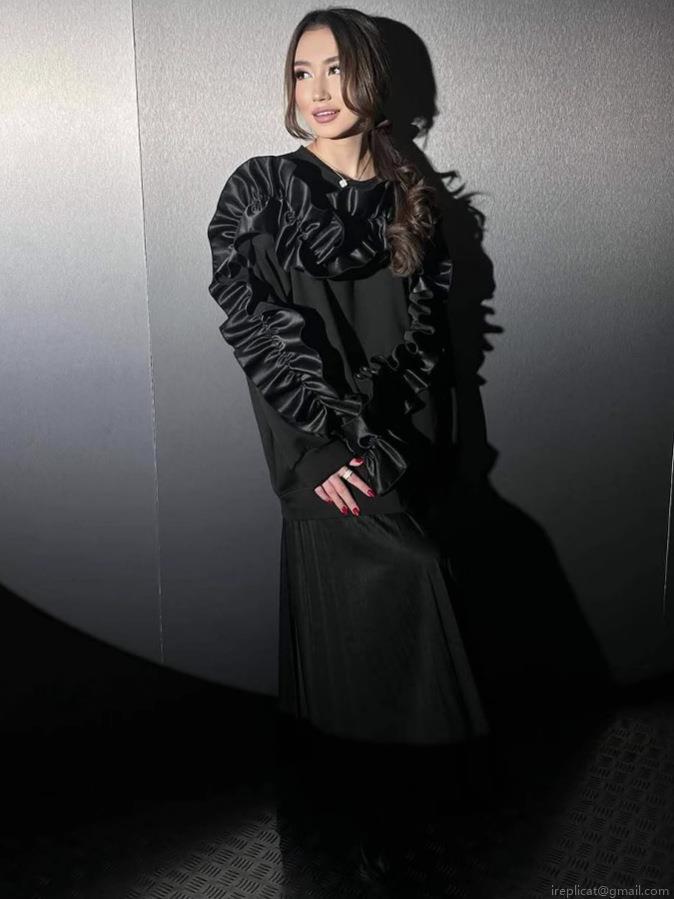 Women's Long Sleeve Round Neck Sweatshirt With Heavy 3D Ruffle Splicing Satin Pleated Detail Loose Pullover Top Casual Chic Daily Streetwear Spring Autumn Fashion