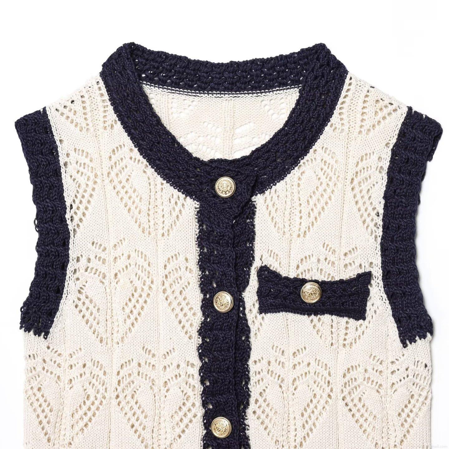 Women's Vintage Elegant Knitted Vest Heart Shaped Hollow Out Sleeveless Top With Gold Buttons Contrast Color Cardigan For Summer Daily Wear