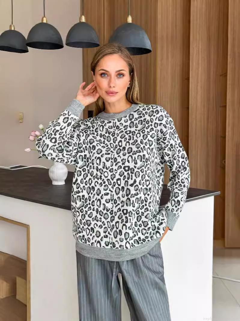 Women's Leopard Print Crewneck Knit Sweater Loose Long Sleeve Cotton Blend Pullover Casual Streetwear Jumper Tops